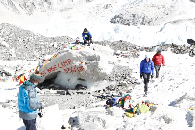Everest base camp trek in Spring