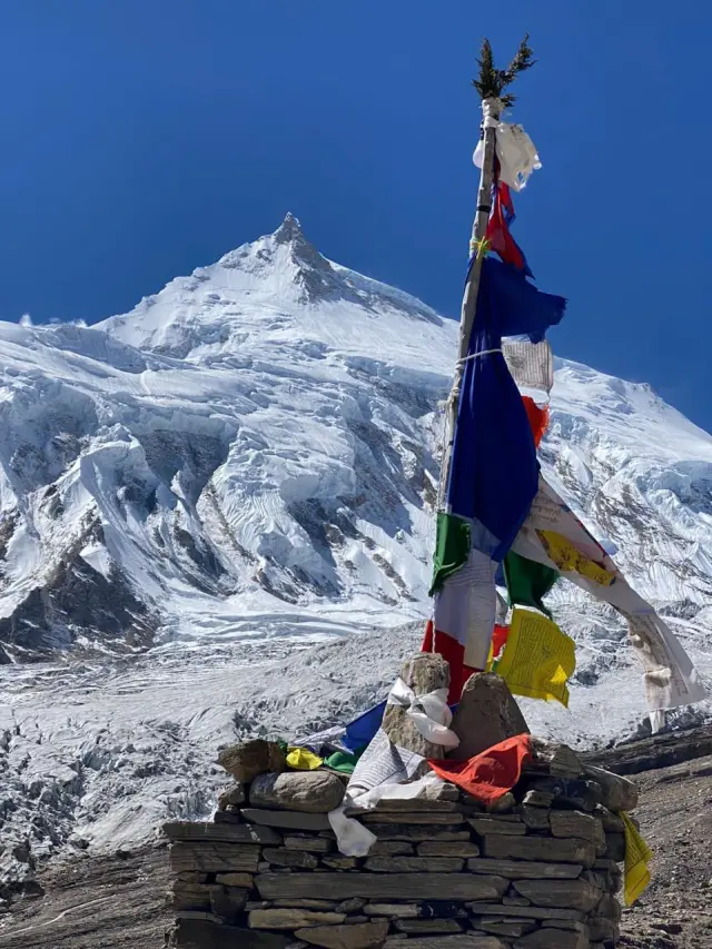 snow-capped mt manaslu